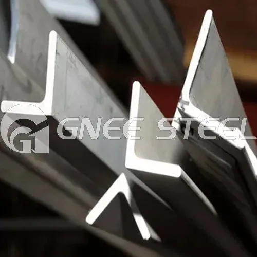 Ângulo de aço SS540